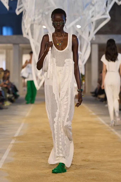 Look 28